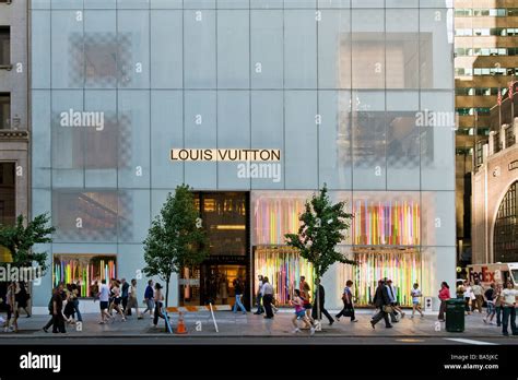 5th avenue new york louis vuitton|louis vuitton outlet ny.